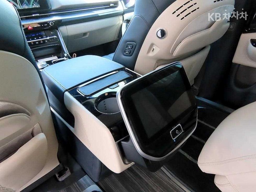 2023 - kia carnival