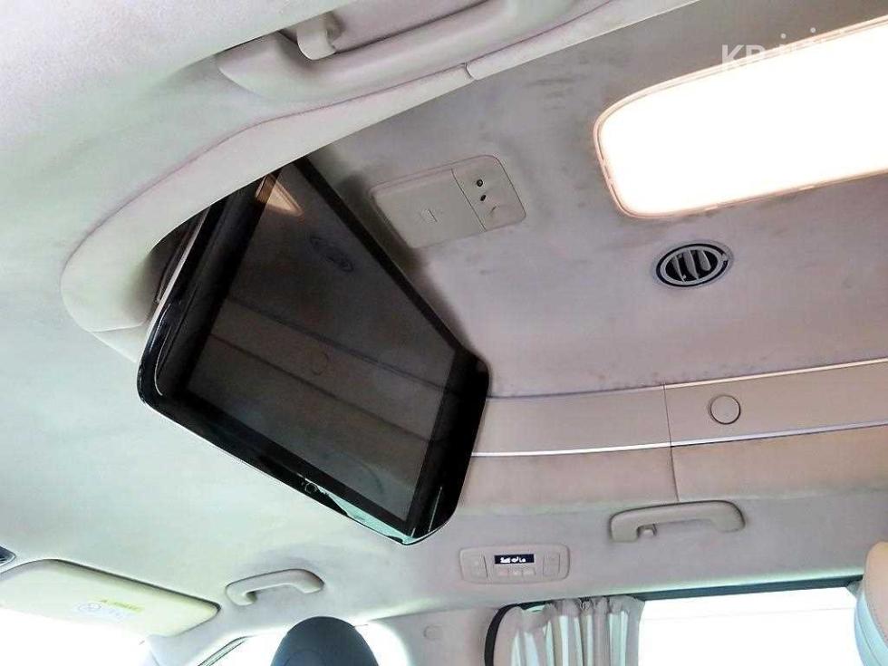2023 - kia carnival
