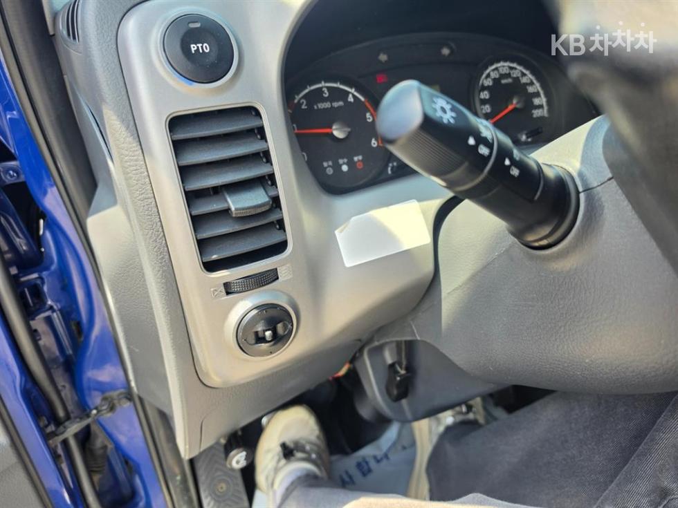 2016 - kia bongo iii