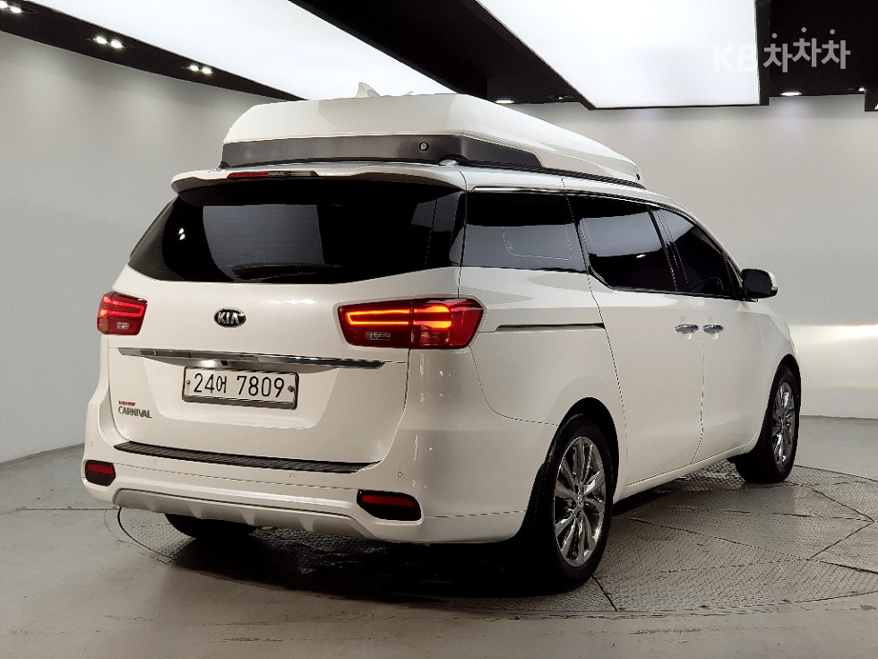2019 - kia carnival