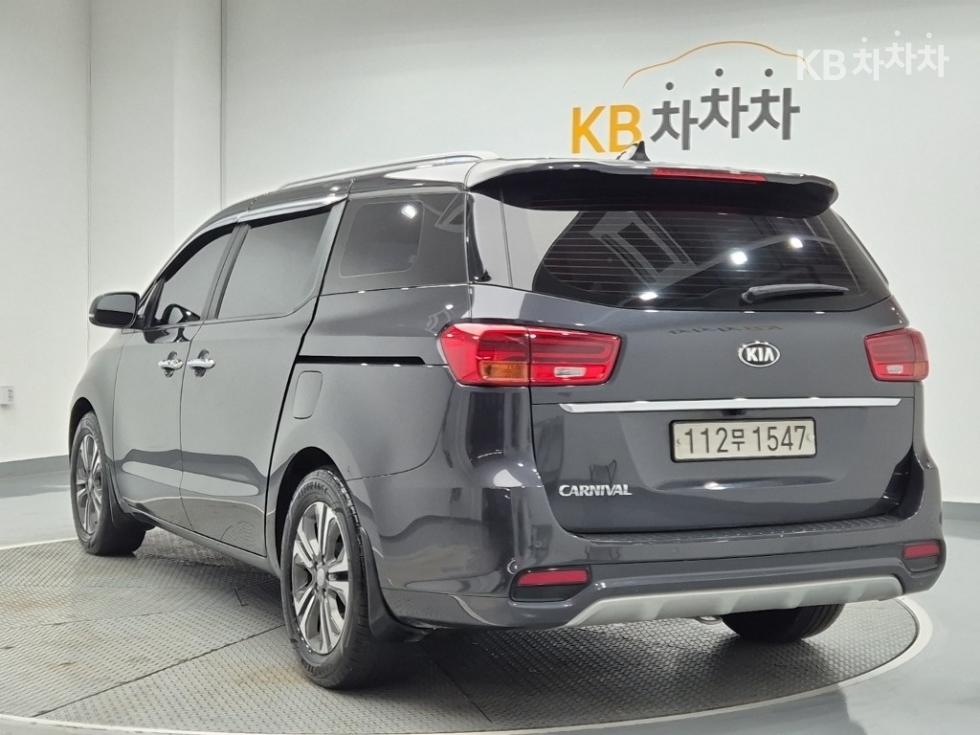 2019 - kia carnival