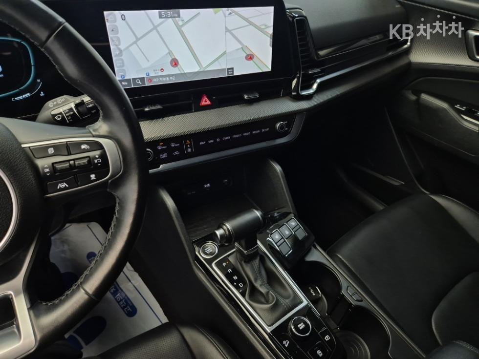 2022 - kia sportage
