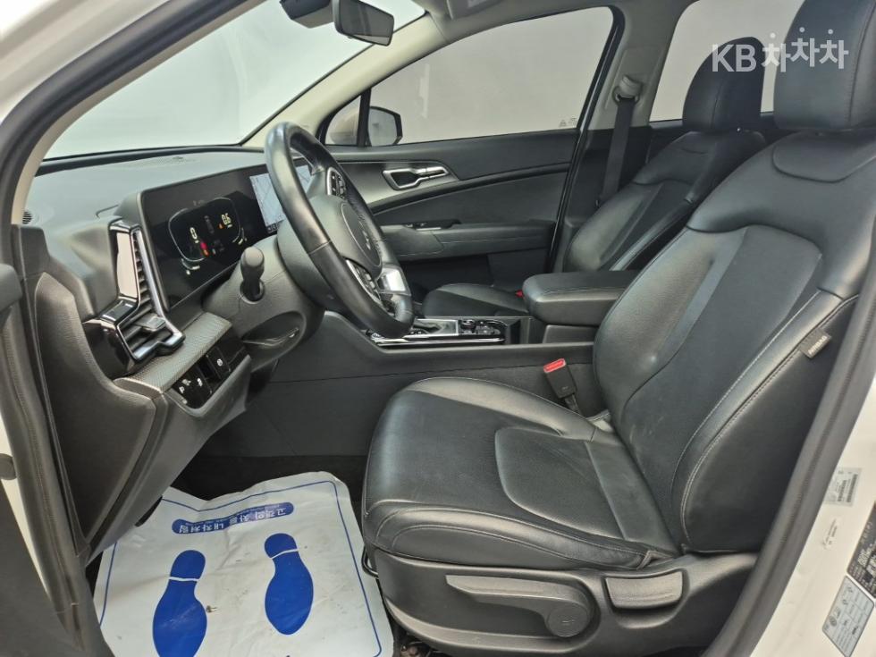 2022 - kia sportage