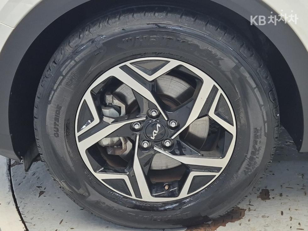 2022 - kia sportage