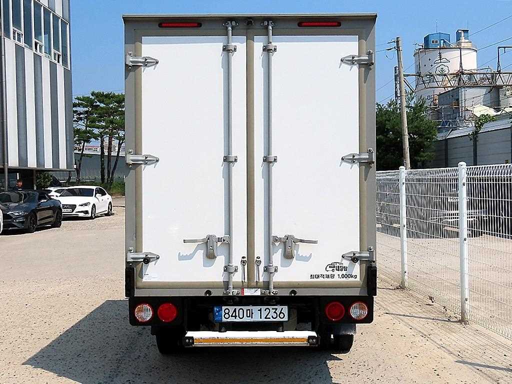 2024 - kia bongo iii
