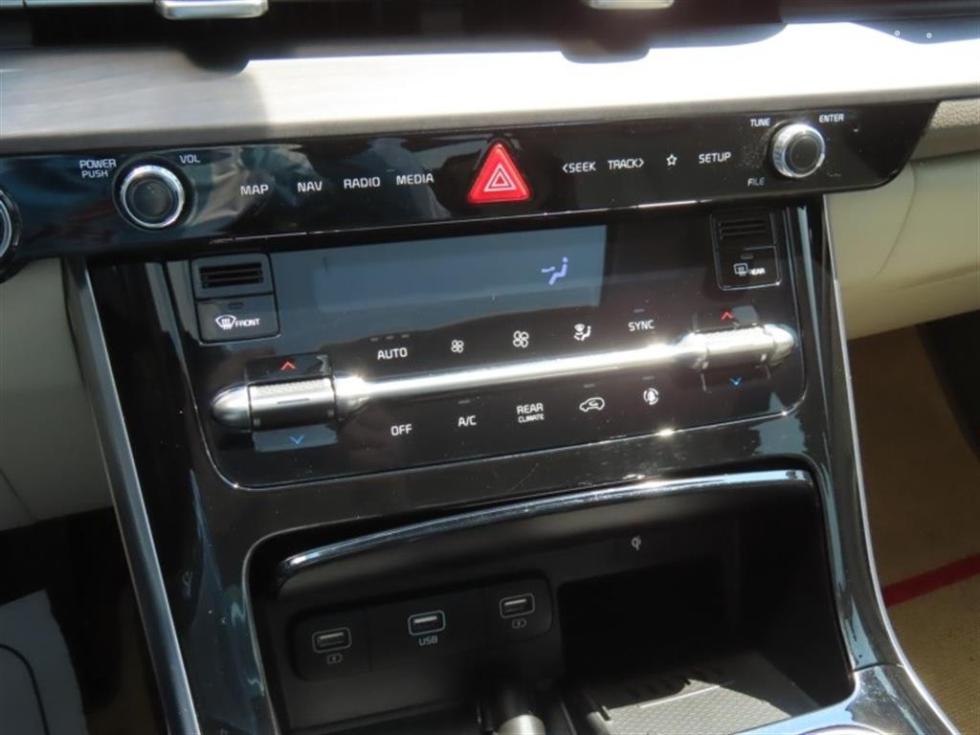 2023 - kia carnival