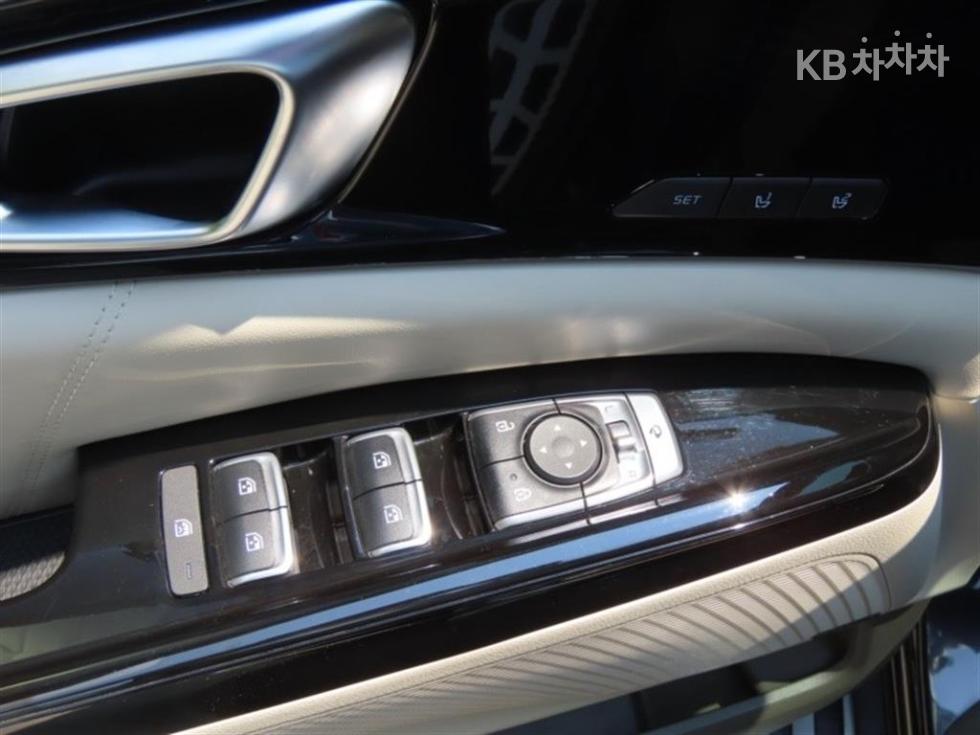 2023 - kia carnival