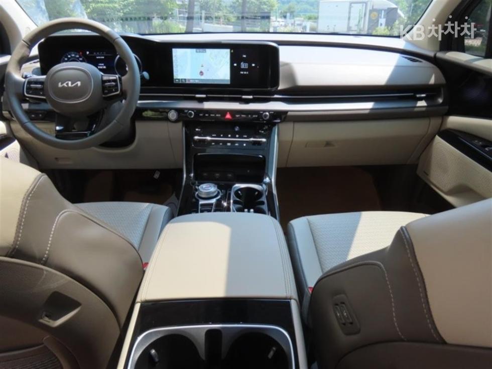 2023 - kia carnival