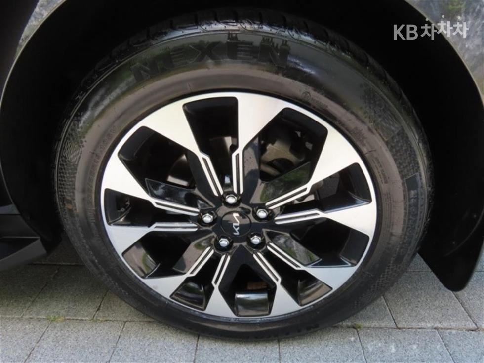 2023 - kia carnival