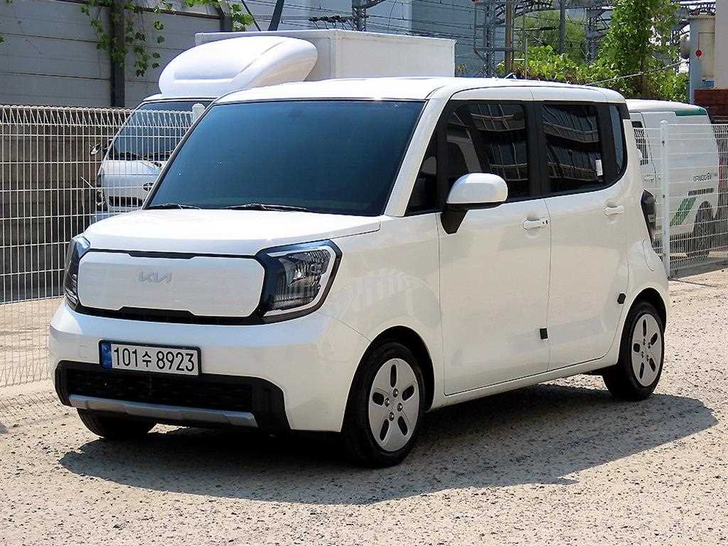 2023 - kia kia