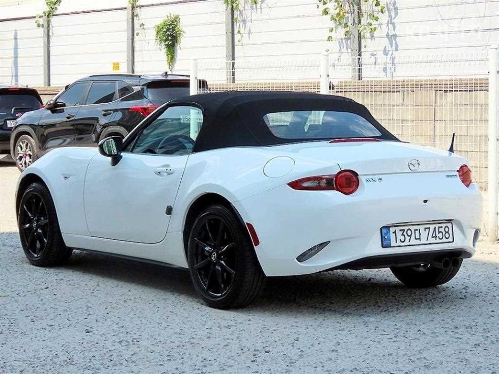 2022 - mazda mx-5