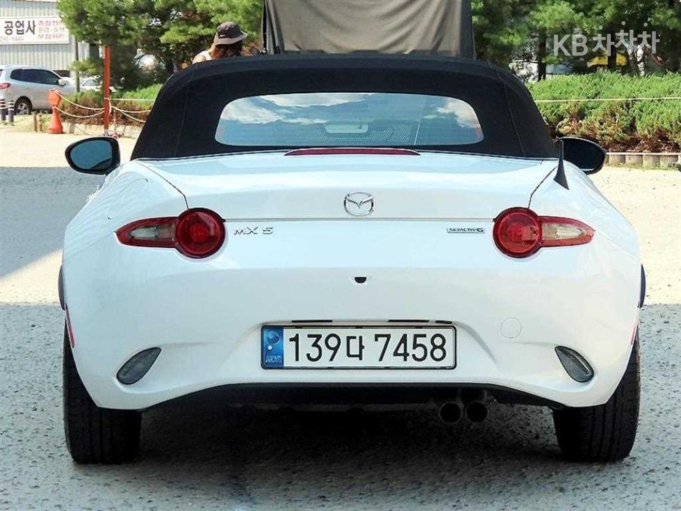 2022 - mazda mx-5