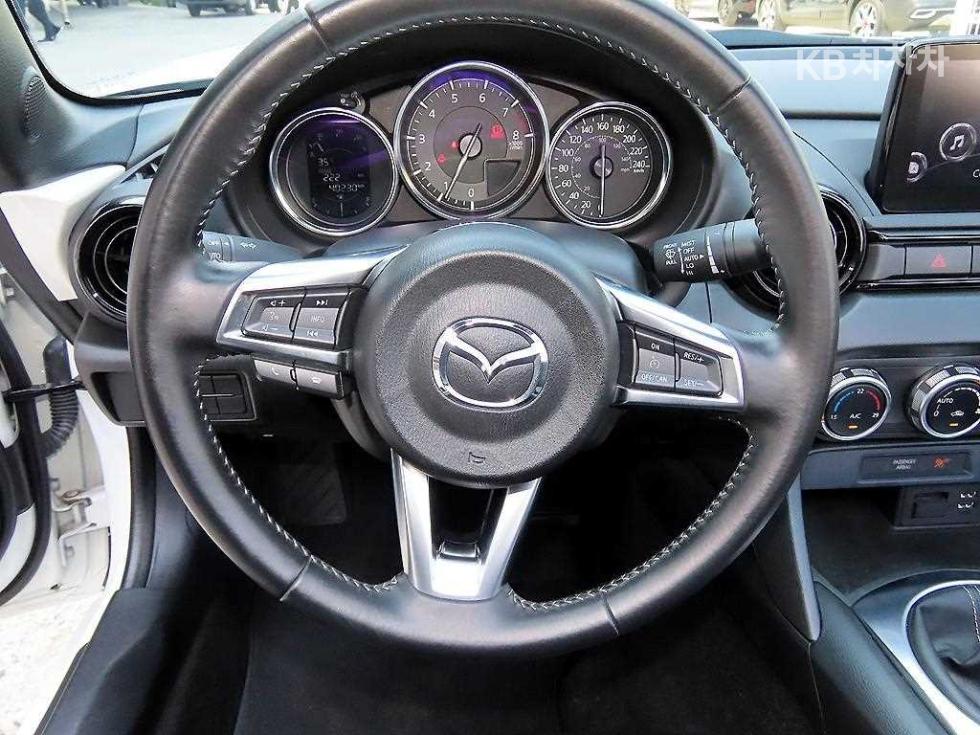 2022 - mazda mx-5