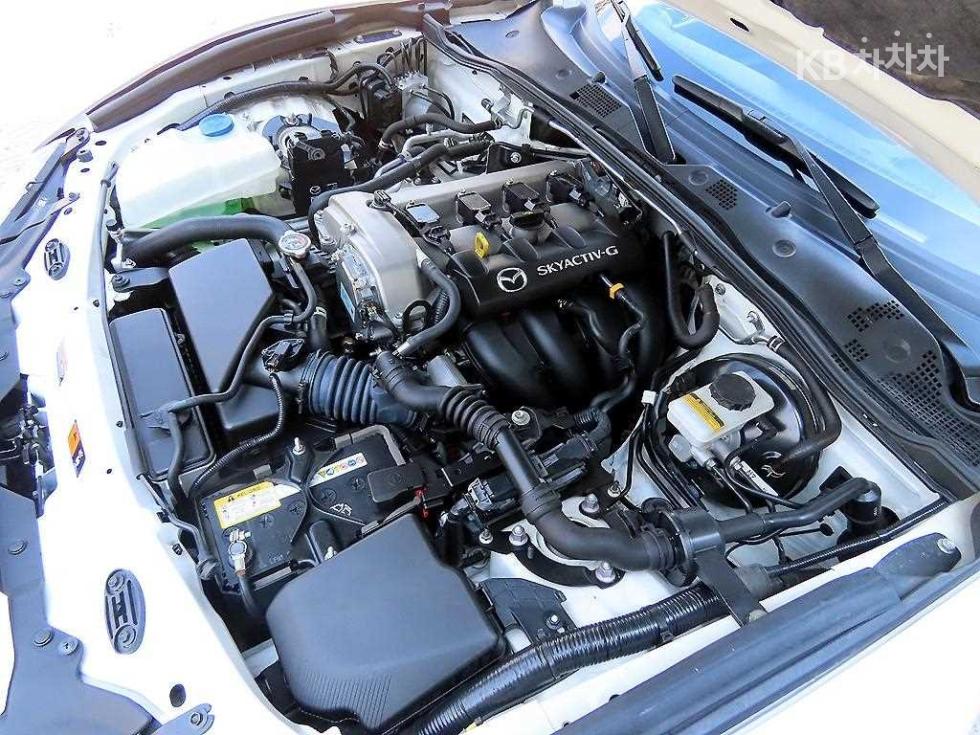 2022 - mazda mx-5