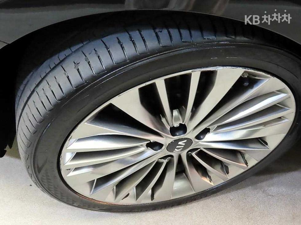 2017 - kia k7
