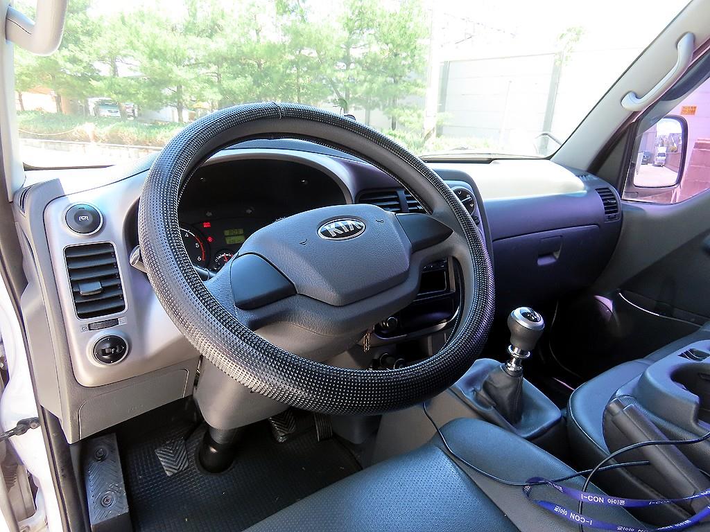 2013 - kia bongo iii