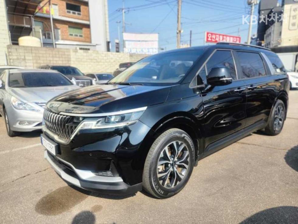 2023 - kia carnival