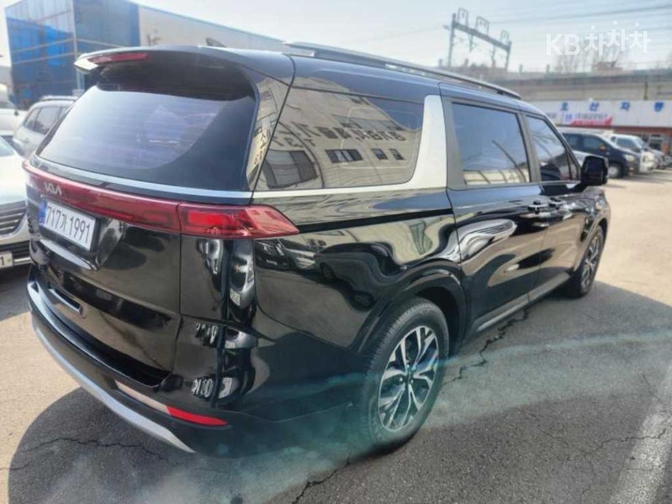 2023 - kia carnival