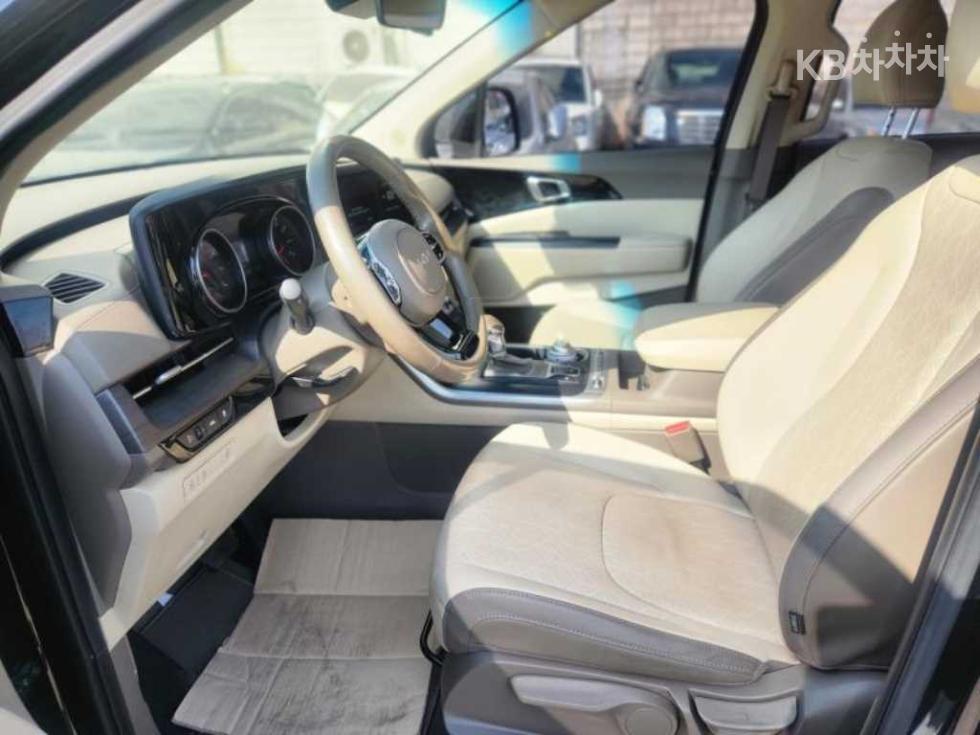 2023 - kia carnival