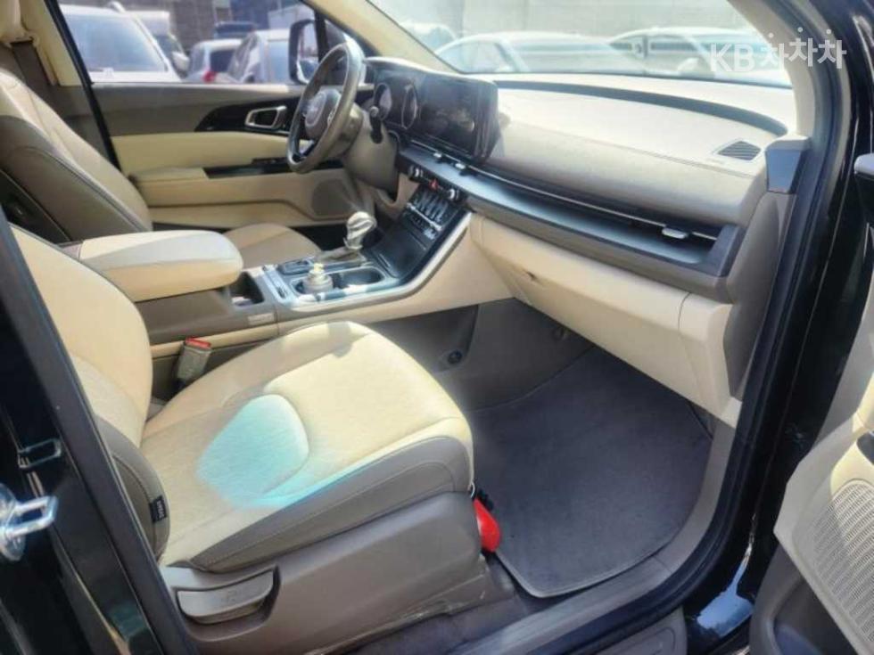 2023 - kia carnival