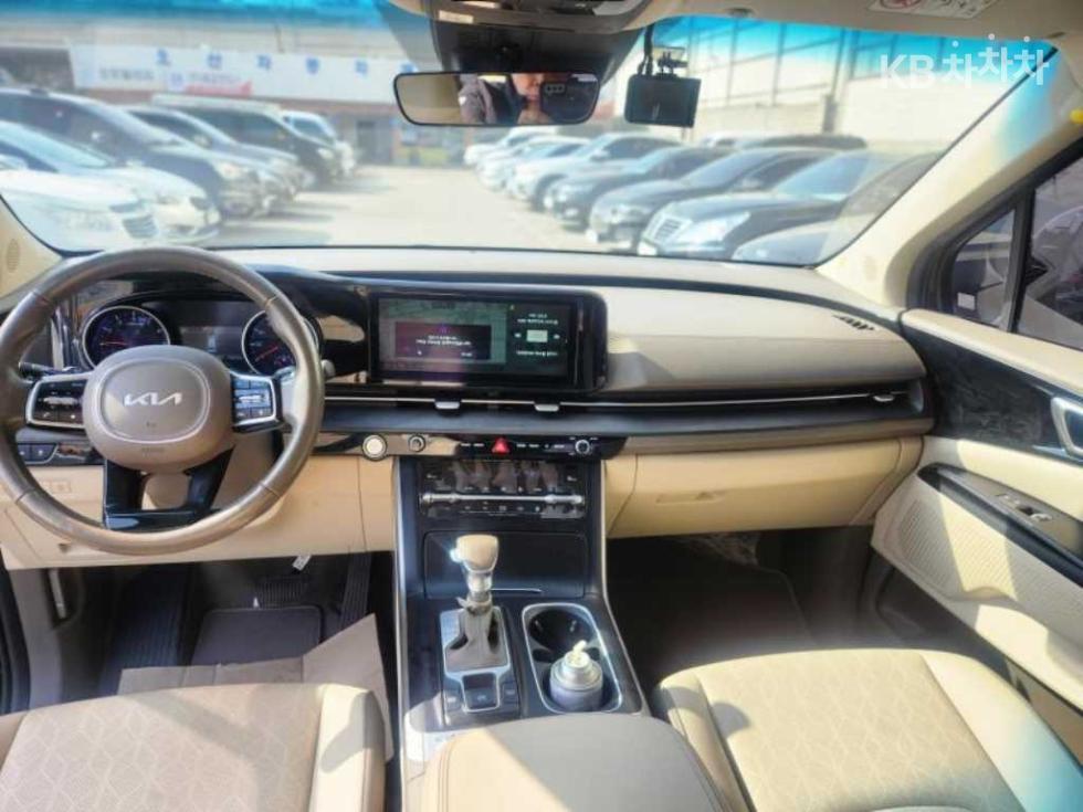 2023 - kia carnival