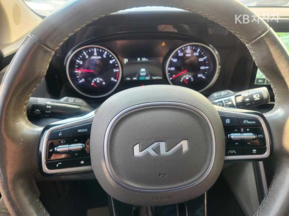 2023 - kia carnival