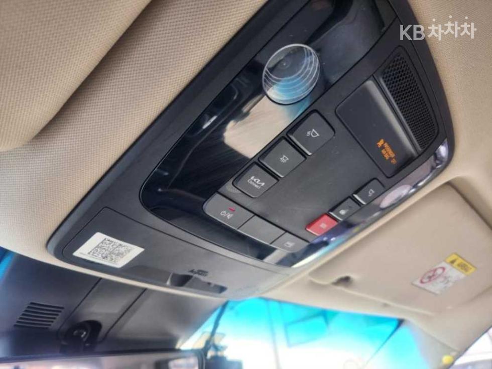 2023 - kia carnival