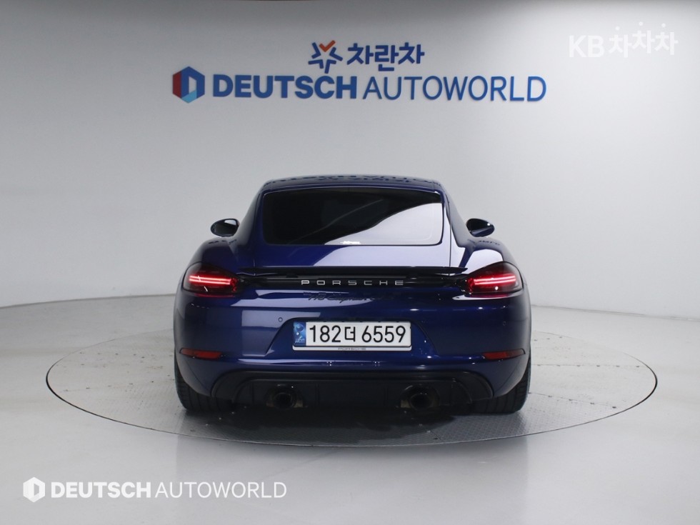 2021 - porsche cayman