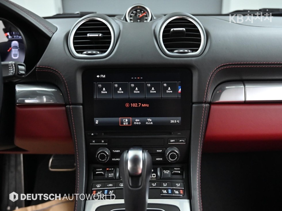 2021 - porsche cayman