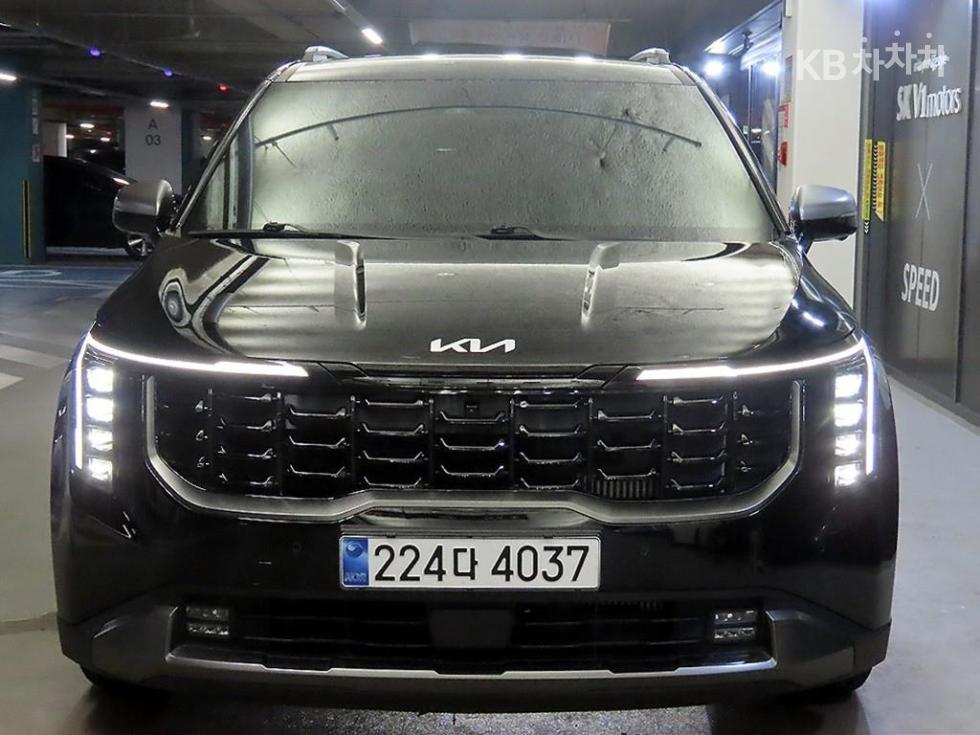 2025 Kia 4 photo