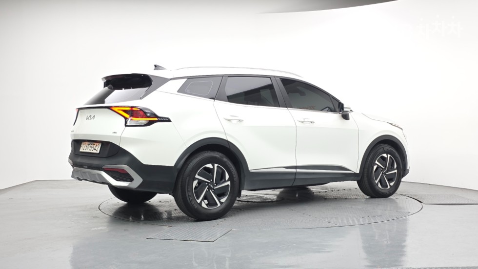2023 - kia sportage
