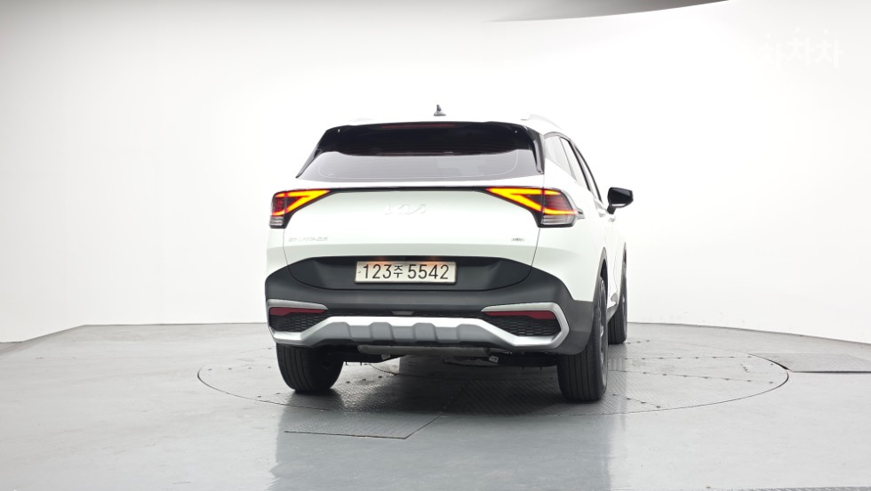 2023 - kia sportage