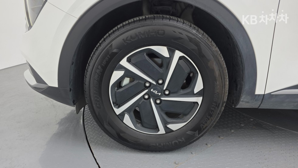2023 - kia sportage