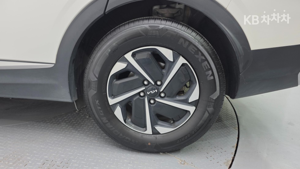 2023 - kia sportage