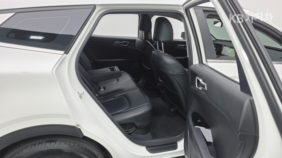 2023 - kia sportage