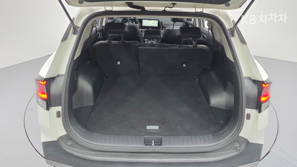 2023 - kia sportage