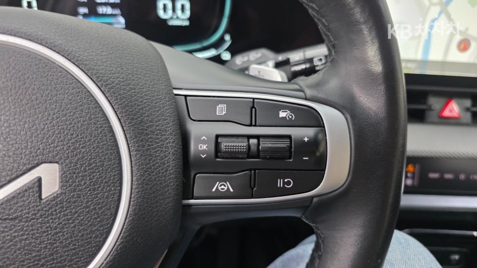 2023 - kia sportage