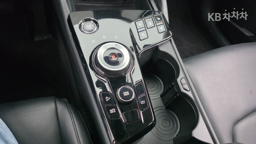 2023 - kia sportage