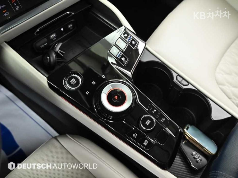 2022 - kia sportage
