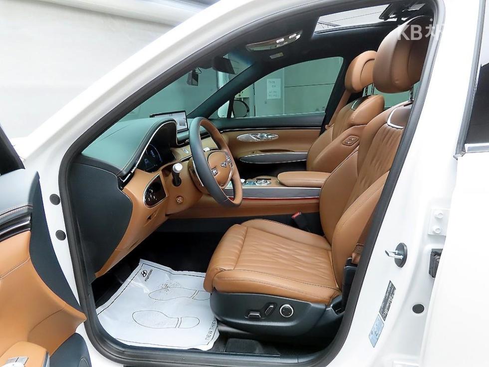 2023 Genesis GV70 photo