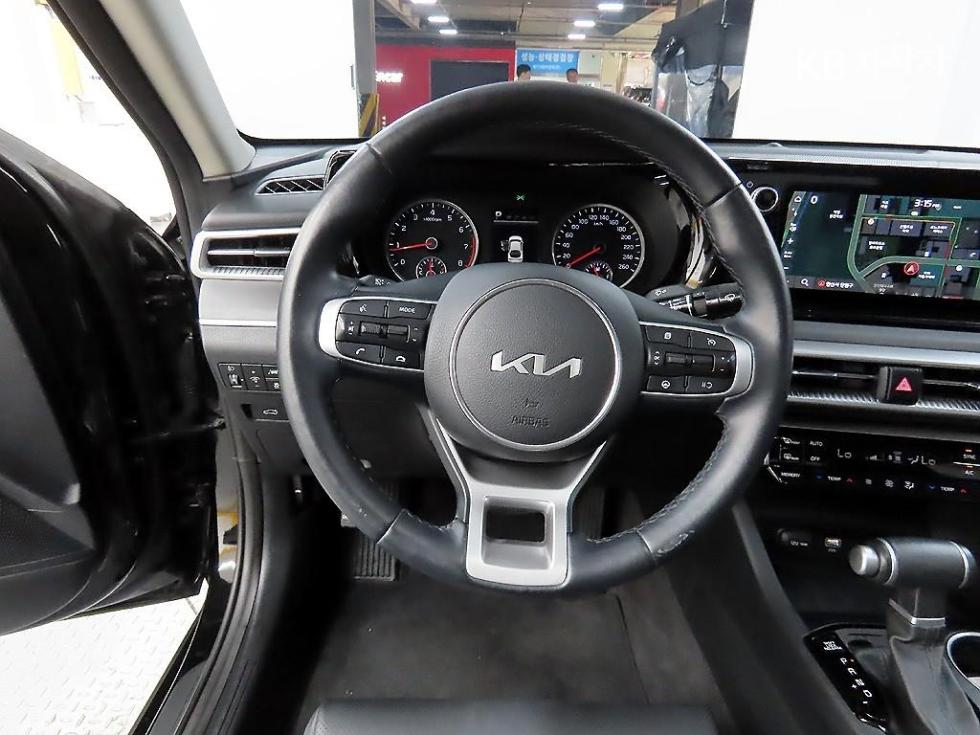 2023 - kia k5