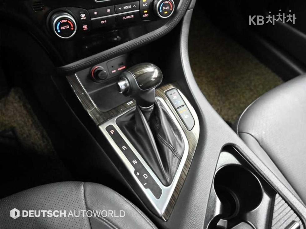 Kia K5 — miniaturë 9