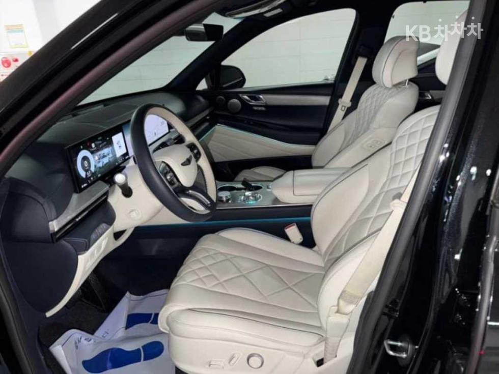 2024 Genesis GV80 photo