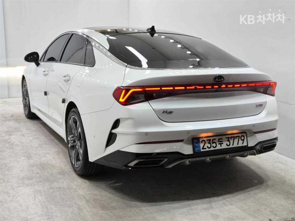2021 - kia k5