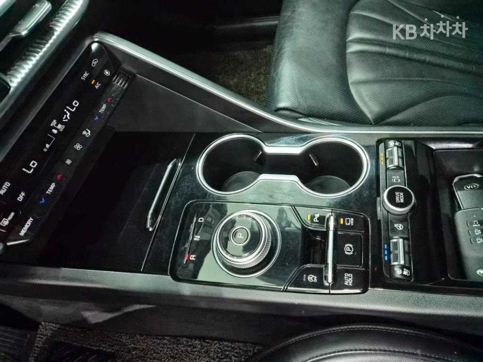 2021 - kia k5