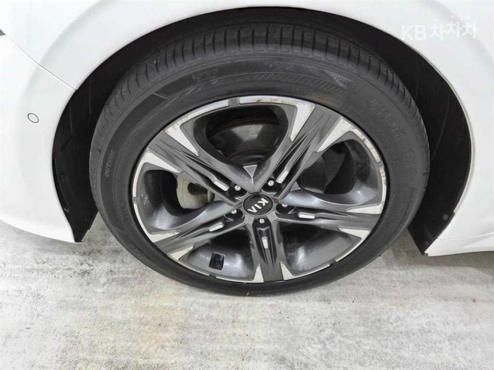 2021 - kia k5