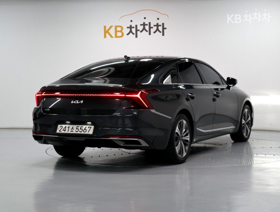 Kia K8 — miniaturë 3