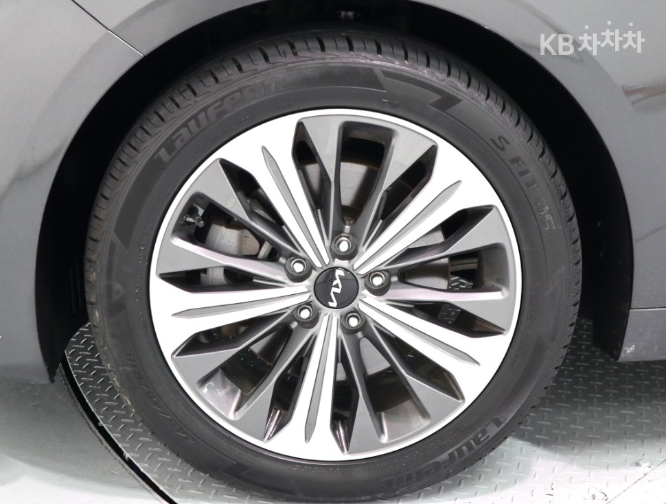 Kia K8 — miniaturë 20