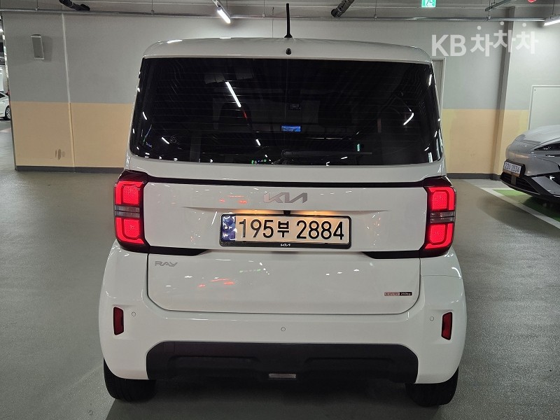 2023 - kia kia