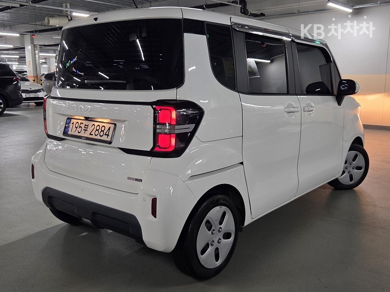 2023 - kia kia